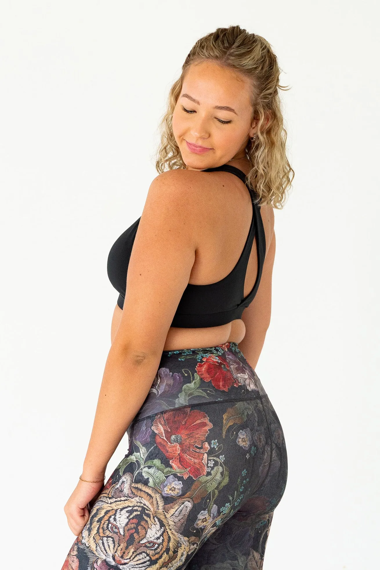 Crossed Back Sports Bra | Black