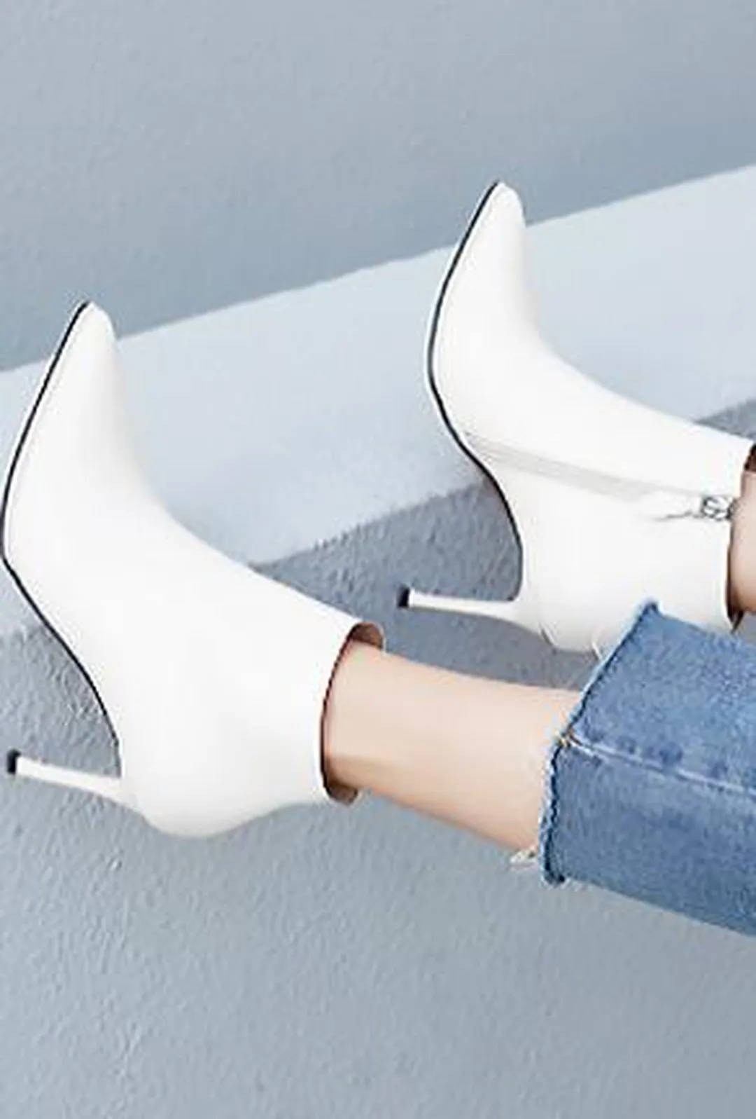 KAYSA - SLEEK ANKLE BOOTS