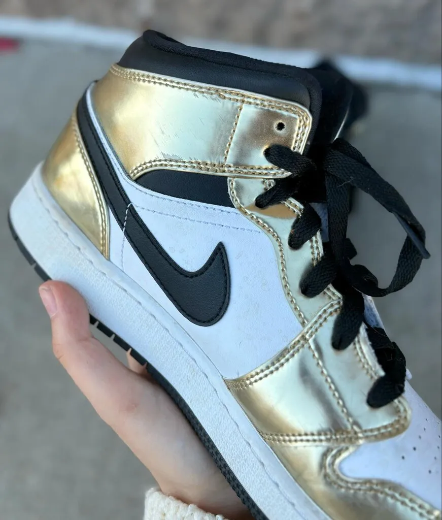 Nike Air Jordan 1 Mid SE in Metallic Gold - Size 8.5