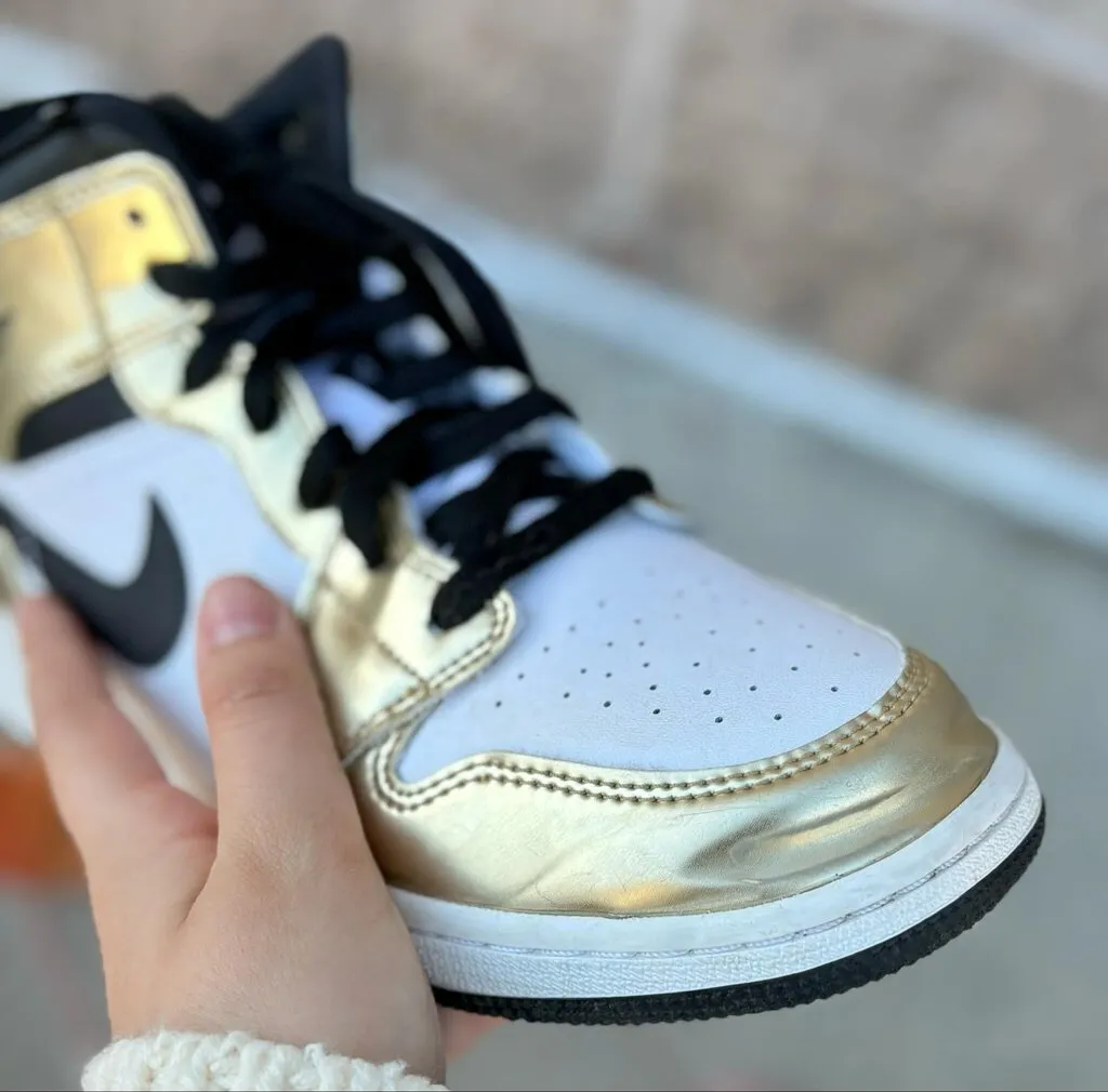 Nike Air Jordan 1 Mid SE in Metallic Gold - Size 8.5