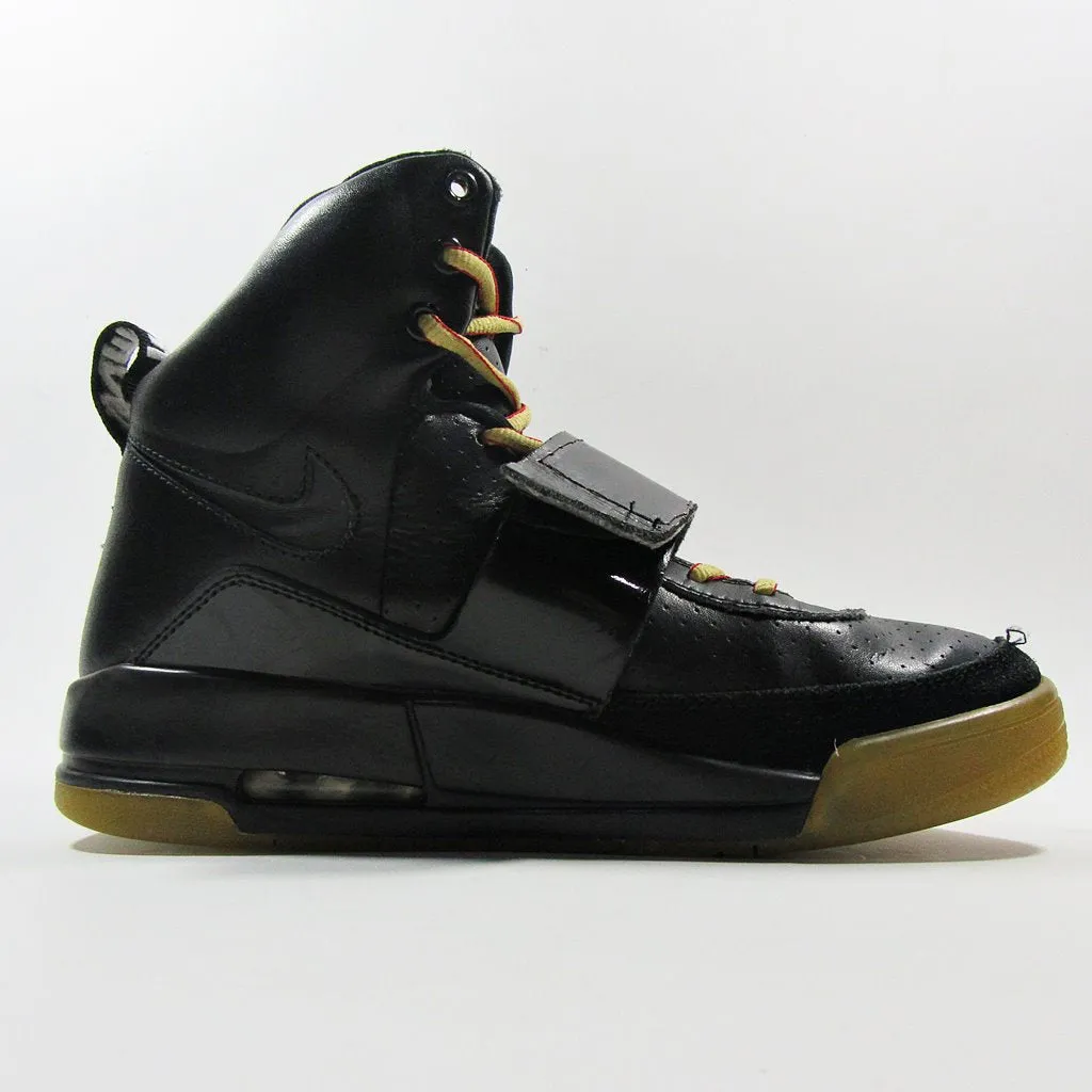 NIKE Yeenzy