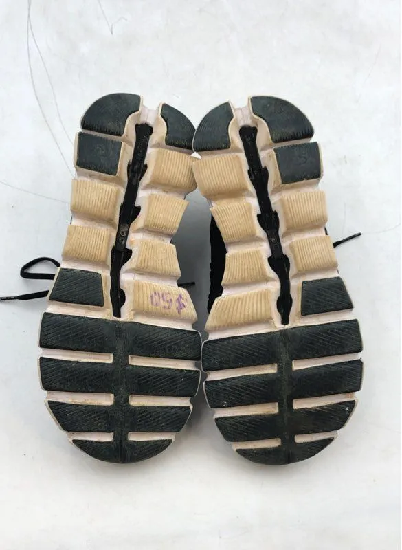 On Cloud Women's Black Athletic Shoes - Size 7.5